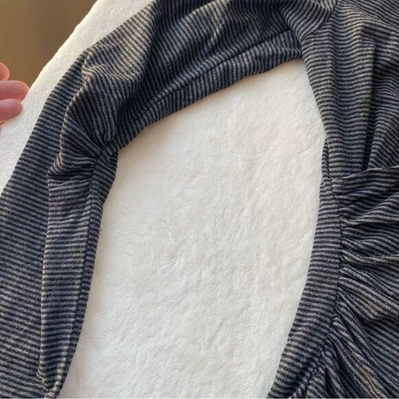 MAX STUDIO Long Sleeve Ruched Faux Wrap Top - Gray Striped Size Small - Picture 6 of 8